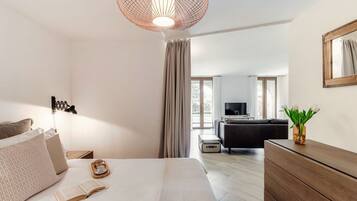 5 slaapkamers, een strijkplank/strijkijzer, wifi, beddengoed
