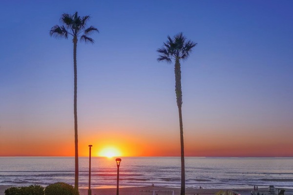 Am Strand, Liegestühle, Strandtücher