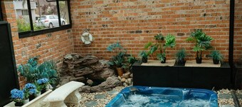 SUNNY DAYZ SHELLHARBOUR-4 bed home 5 mins walk to 2 beaches with outdoor jacuzzi