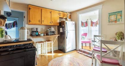 Large Space Great for Special Occasions: 2 Floors