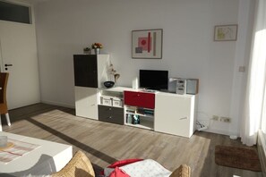 TV - Welcome to Haus Bi de Wyk - your dream vacation awaits you! - Bi de Wyk (Wyk auf Föhr)