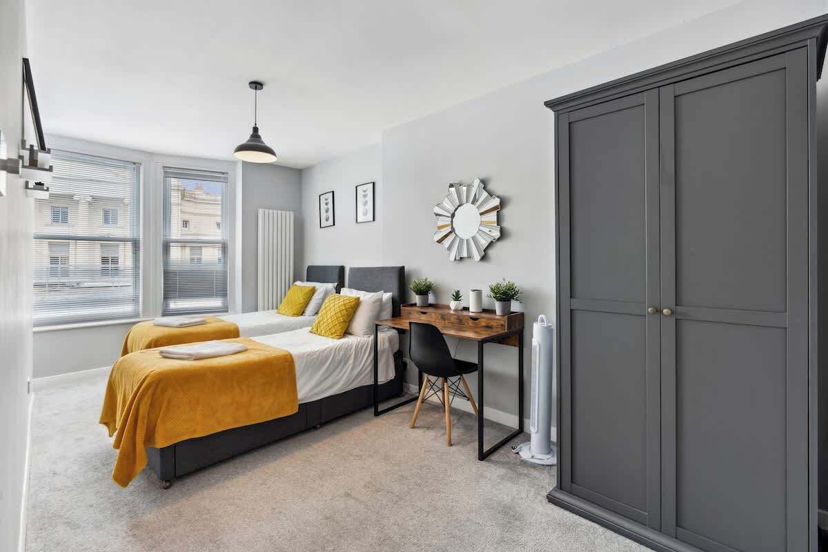 2 bedrooms, iron/ironing board, travel cot, free WiFi