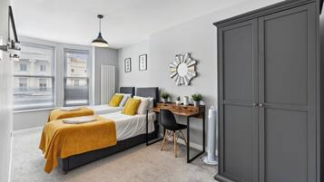 2 bedrooms, iron/ironing board, travel cot, free WiFi