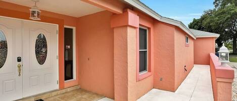 Casa (3 Bedrooms) | Vista frontal de la propiedad