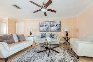 House (3 Bedrooms) | Floor plan - Renovated 3BR Dog Friendly Pond View W/D (Sarasota)