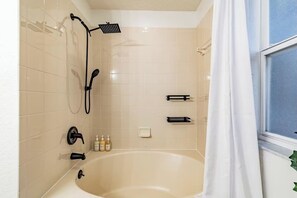 하우스 (3 Bedrooms) | 평면도