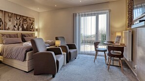 Basic Room, 1 Double Bed, Non Smoking | In-room safe, blackout drapes, free WiFi, bed sheets - Suit & Frühstück zum Latschen  (Mauth)