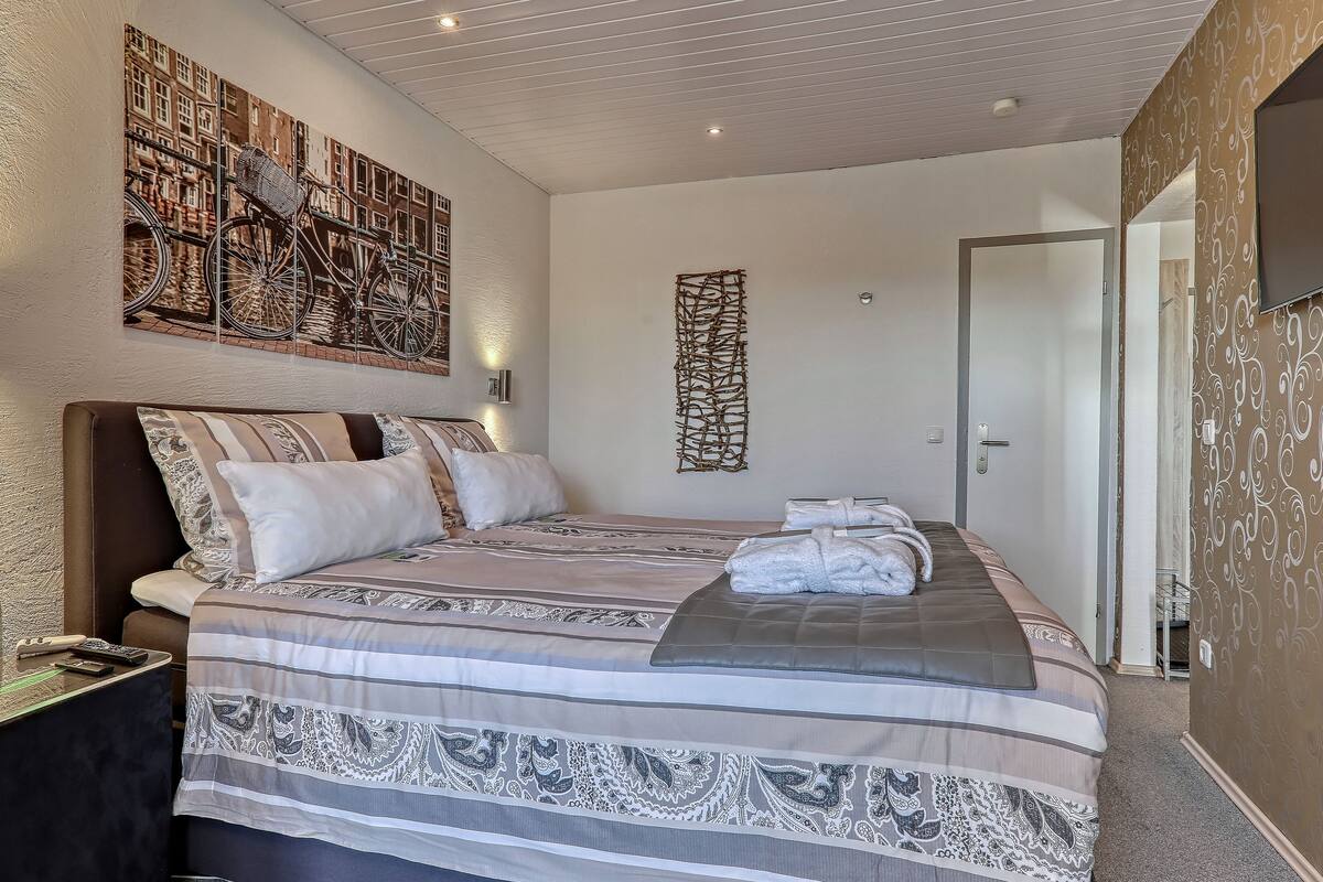 1 bedroom, in-room safe, blackout drapes, free WiFi
