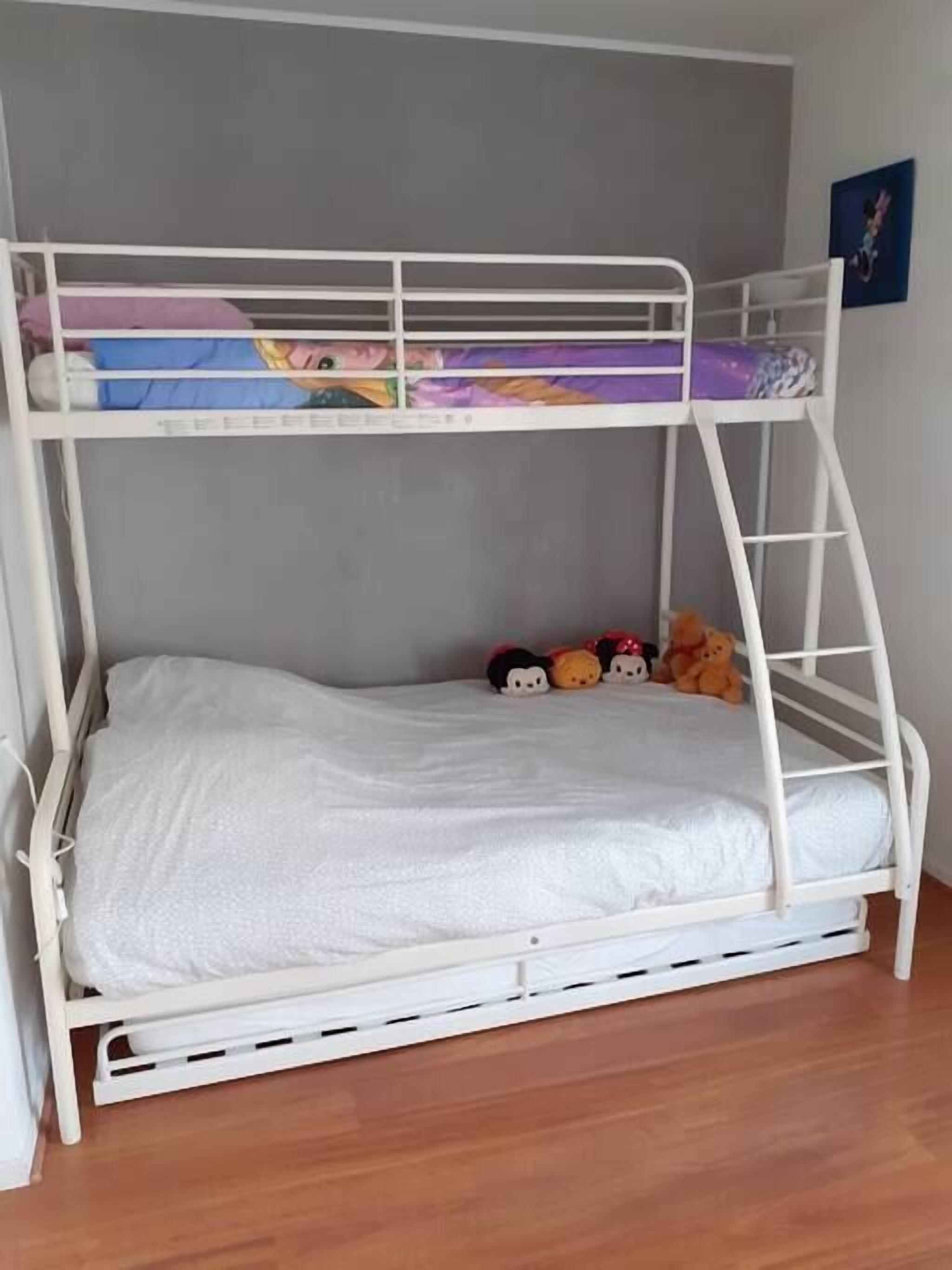 3 chambres, fer et planche à repasser, lit parapluie, Wi-Fi