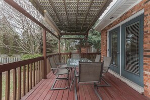 屋外ダイニングエリア