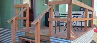 Comfy Tiny house on a peaceful 13 acres. Close to beach, hiking, Canada & more!