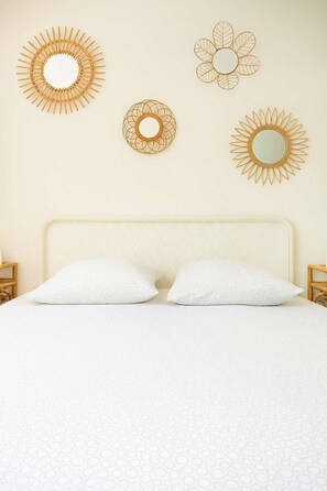 2 dormitoris, planxa i posts de planxar, un bressol de viatge i wifi 