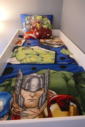 2 bedrooms, iron/ironing board, travel cot, WiFi