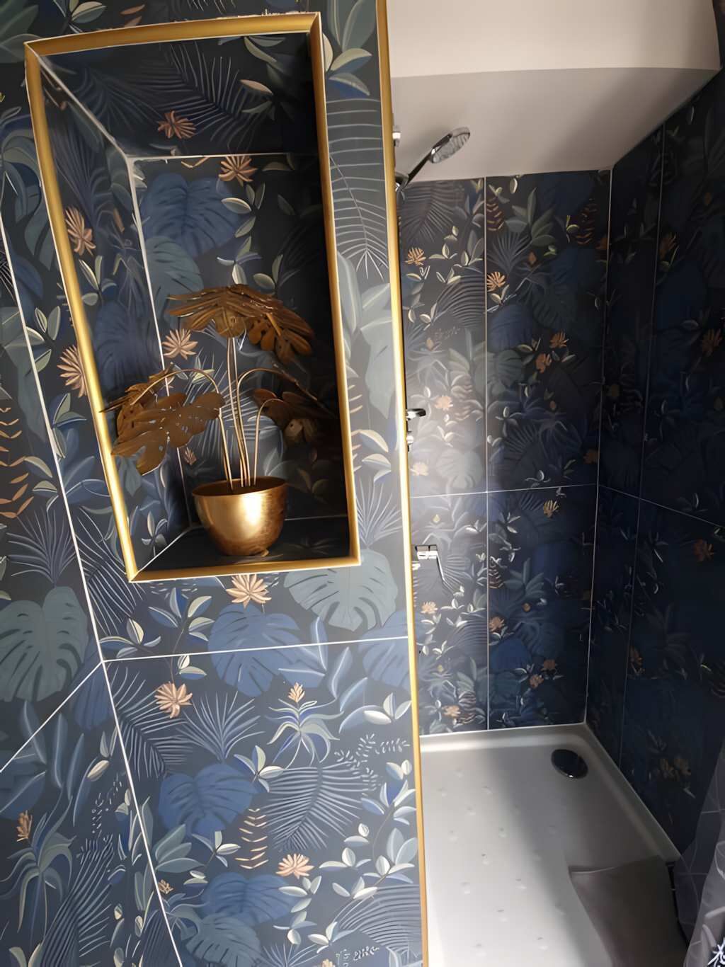 Douche, sèche-cheveux