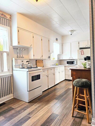 Whispering Meadows Manor is a 4 bedroom 1.5 bath country home