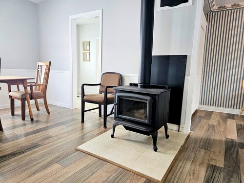 Whispering Meadows Manor is a 4 bedroom 1.5 bath country home