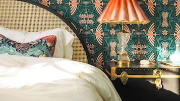 4 bedrooms, travel crib, free WiFi, bed sheets