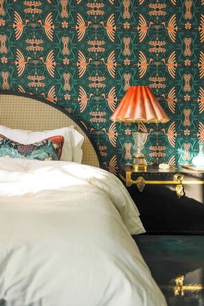 4 bedrooms, travel crib, free WiFi, bed sheets