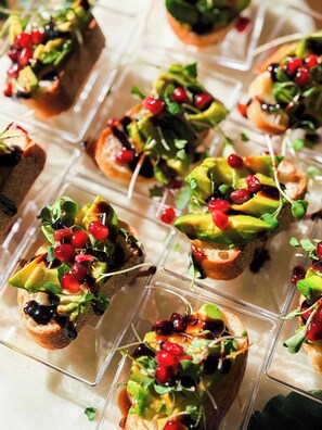 Unclassified image, 3 of 78, button