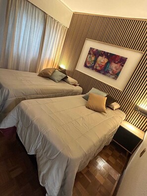 1 slaapkamer, een strijkplank/strijkijzer, wifi, beddengoed