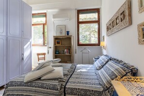 1 bedroom, iron/ironing board, Internet, bed sheets