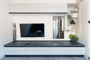 Interior - GuestHost - Cozy Loft X4 near Padua Street (Milano)