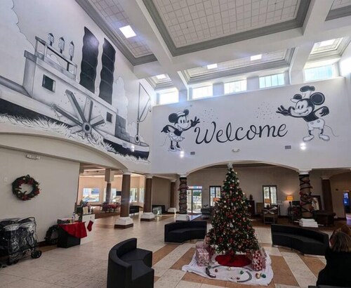  hotel suite with WiFi, fitness room in brilliant Orlando