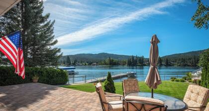 River's Edge Oasis, private dock, 2 kitchens, pool table, dog friendly!