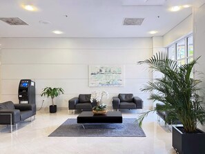 Lobby - 1 New Listing Promo! 4 min to beach +free parking (Sunny Isles Beach)