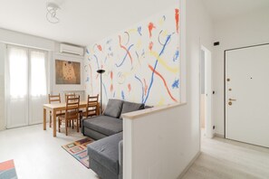 TV - GuestHost - Gelsomini Apartment Milano (Milano)