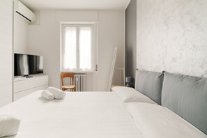 2 slaapkamers, een strijkplank/strijkijzer, wifi, beddengoed