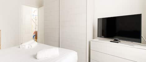 2 habitaciones, tabla de planchar con plancha, wifi y ropa de cama