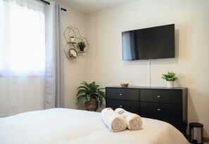 2 bedrooms, iron/ironing board, WiFi, bed sheets