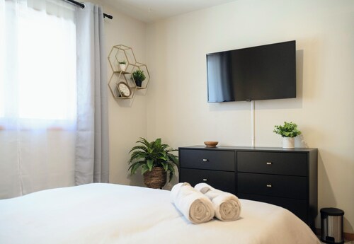 Peaceful Getaway-Minutes to Downtown, Hospital & Universities