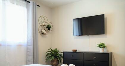 Peaceful Getaway-Minutes to Downtown, Hospital & Universities