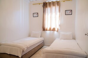 2 室のベッドルーム、アイロン / アイロン台、WiFi (無料)、ベッドシーツ