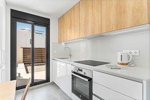 Réfrigérateur, micro-ondes, cafetière/bouilloire