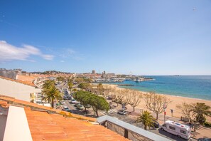 Beach nearby - Evasion Maritime Apartment with Sea View, Wi-Fi and Air Conditioning (Frejus)