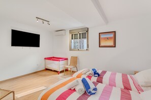 4 dormitorios, tabla de planchar con plancha, wifi gratis y ropa de cama