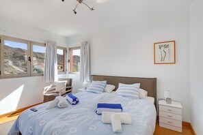 4 sovrum, strykjärn/strykbräda, gratis wi-fi och sängkläder