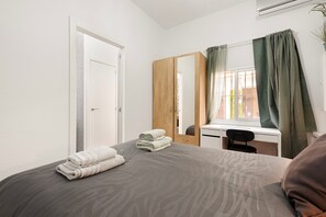 2 bedrooms, iron/ironing board, free WiFi, bed sheets