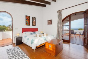 4 bedrooms, free WiFi, bed sheets