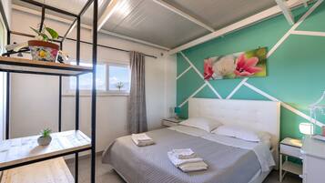 2 bedrooms, iron/ironing board, free WiFi, bed sheets