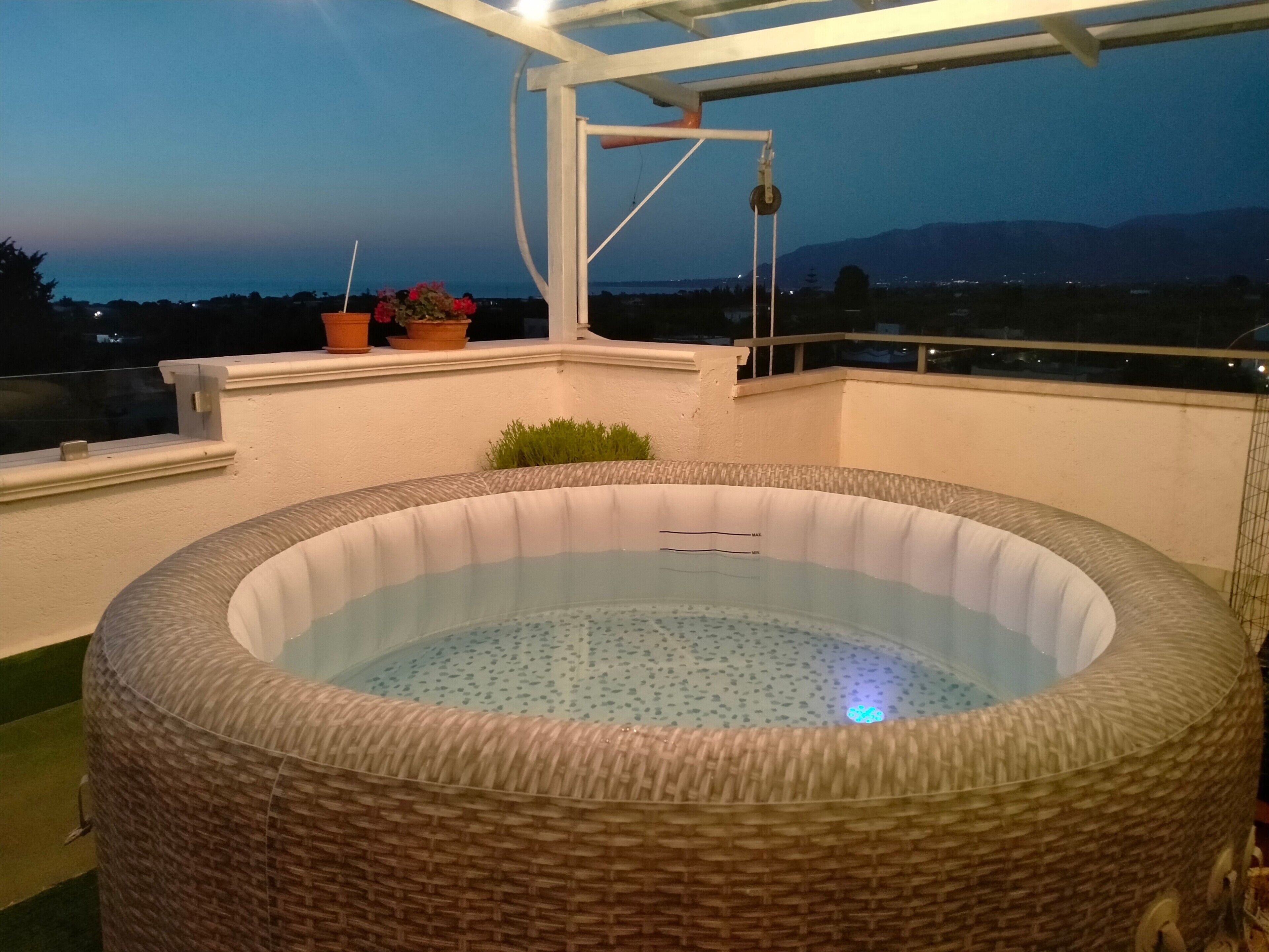 Outdoor spa tub