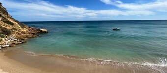 Holiday Home 'Burgau - A Casa Dos Avós' with Sea View, Balcony and Wi-Fi