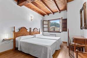 1 chambre, fer et planche à repasser, Wi-Fi gratuit, draps fournis