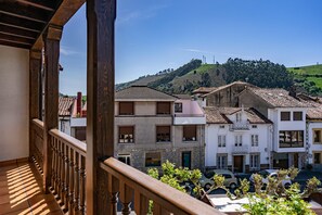 Property grounds - Apartment 'Cantu' with Private Terrace, Balcony and Wi-Fi (Bustio)