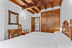 1 bedroom, iron/ironing board, free WiFi, bed sheets - Apartment 'Cantu' with Private Terrace, Balcony and Wi-Fi (Bustio)