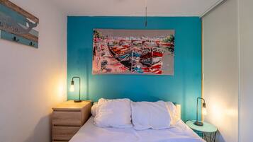 2 bedrooms, iron/ironing board