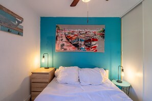 2 chambres, fer et planche à repasser